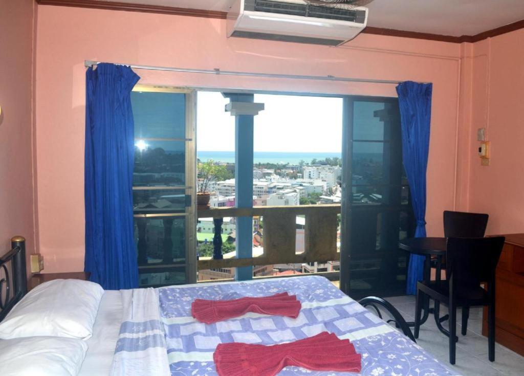 Oyo 851 On Hill Residence Patong Екстериор снимка