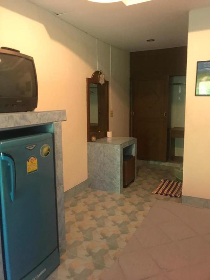 Oyo 851 On Hill Residence Patong Екстериор снимка