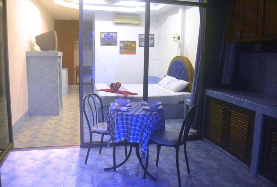 Oyo 851 On Hill Residence Patong Екстериор снимка