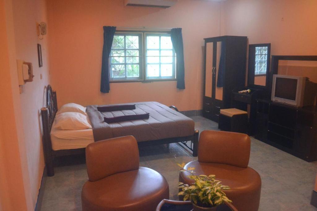 Oyo 851 On Hill Residence Patong Екстериор снимка