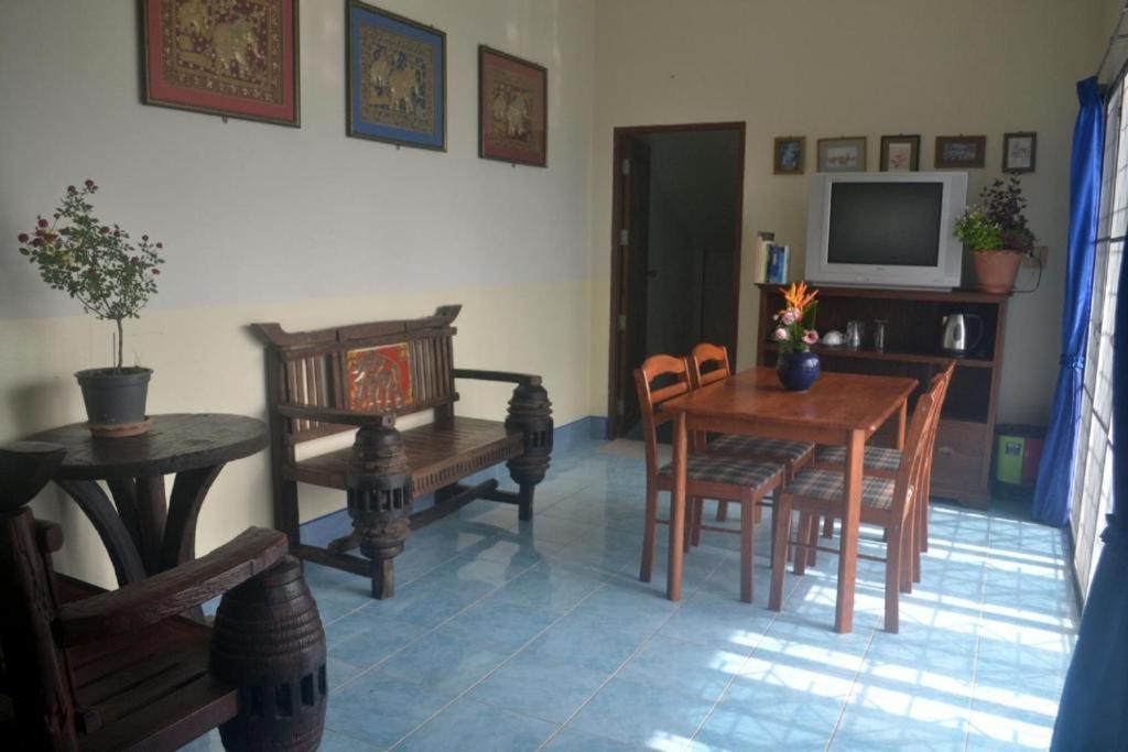Oyo 851 On Hill Residence Patong Екстериор снимка