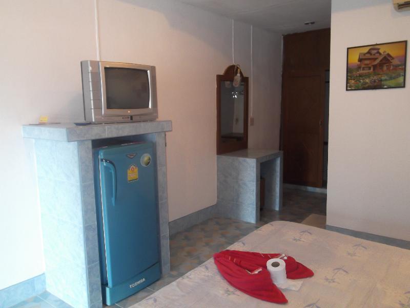 Oyo 851 On Hill Residence Patong Екстериор снимка