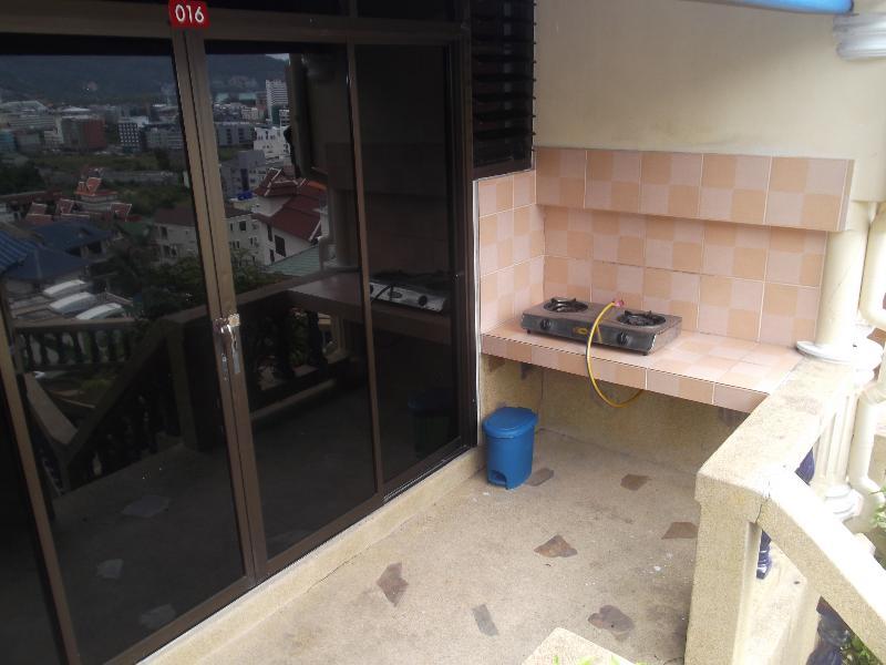 Oyo 851 On Hill Residence Patong Екстериор снимка