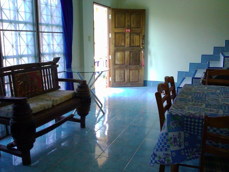 Oyo 851 On Hill Residence Patong Екстериор снимка