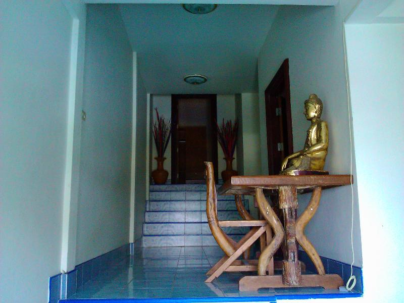 Oyo 851 On Hill Residence Patong Екстериор снимка