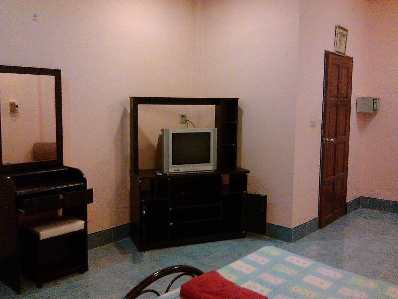 Oyo 851 On Hill Residence Patong Екстериор снимка